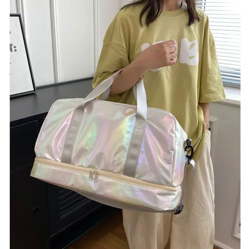 Weekend- & träningsväska med skofack – stilren, rymlig och glansig design