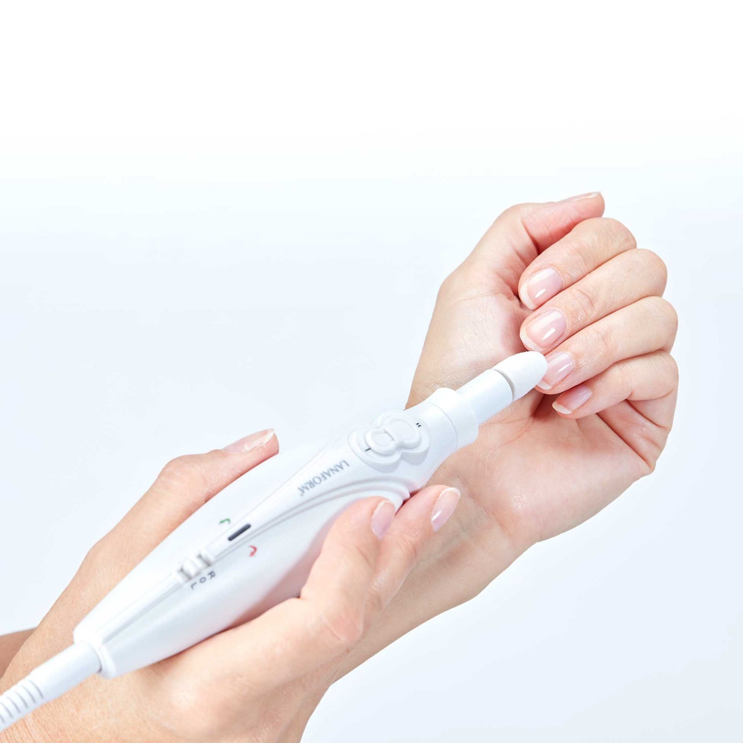 Lanaform Perfect Nail – Elektriskt manikyr- och pedikyrset med 7 tillbehör