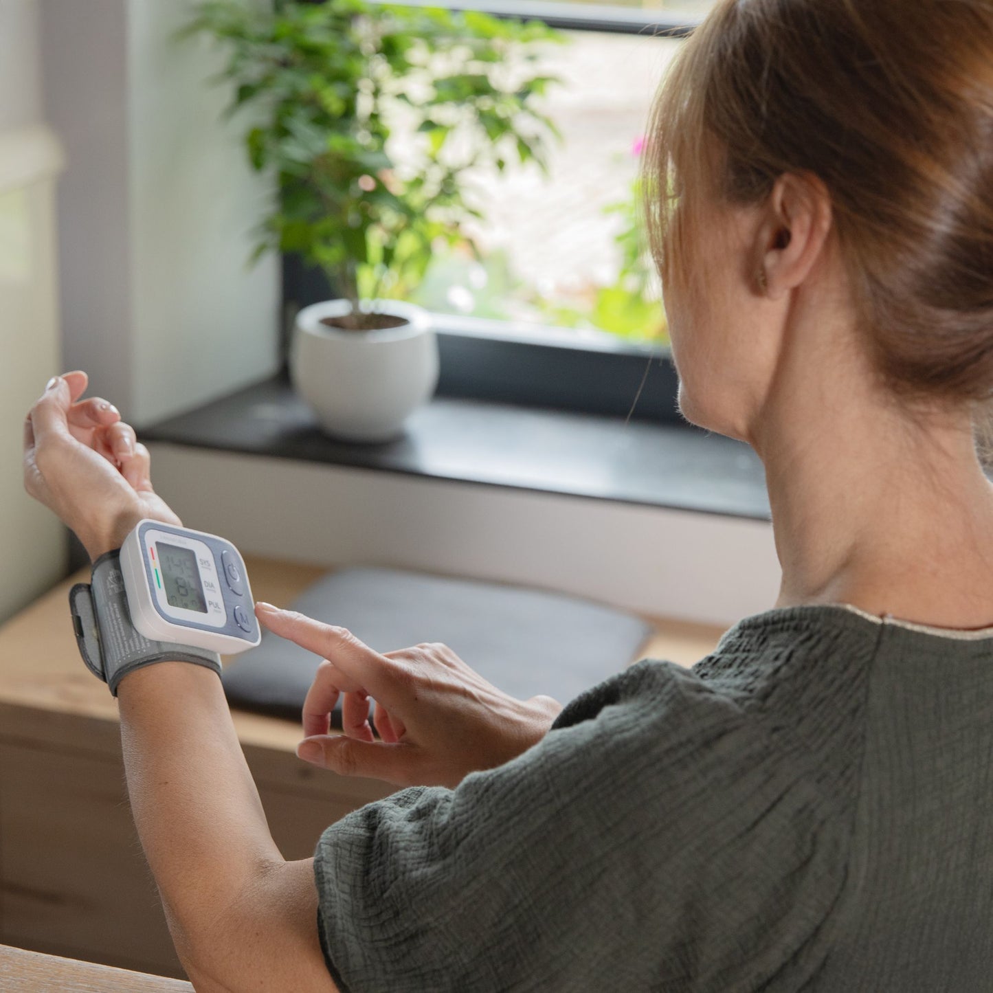 Lanaform WBPM-200 – Automatisk blodtrycksmätare för handleden med hög noggrannhet