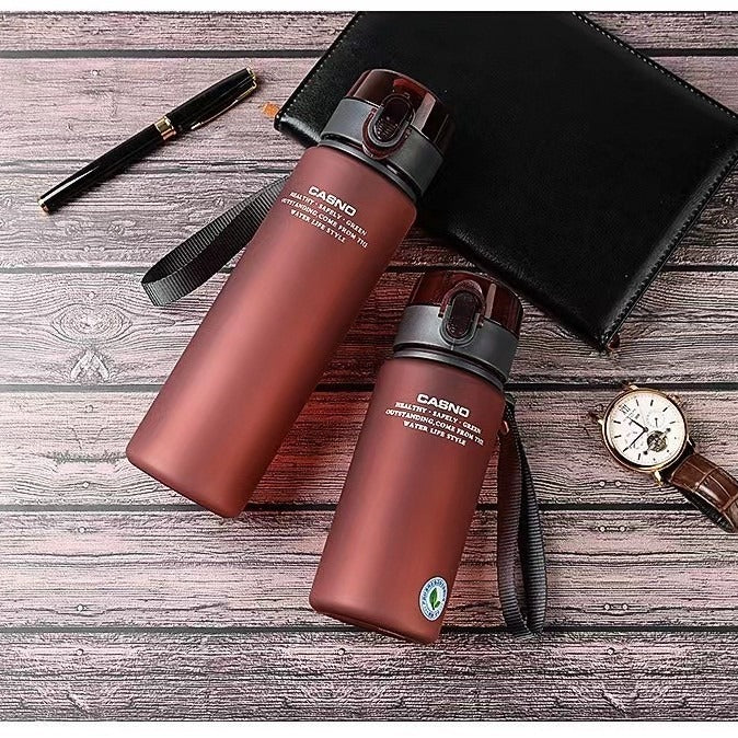 Vattenflaska i stilren och hållbar design – perfekt för träning, kontoret och aktiv livsstil