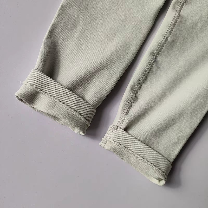 Träningsset med scrunch-leggings och sport-bh – lyfter, formar och håller allt på plats